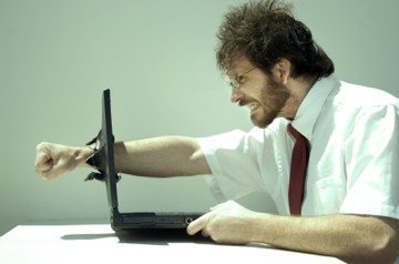 Angry-man_on_computer